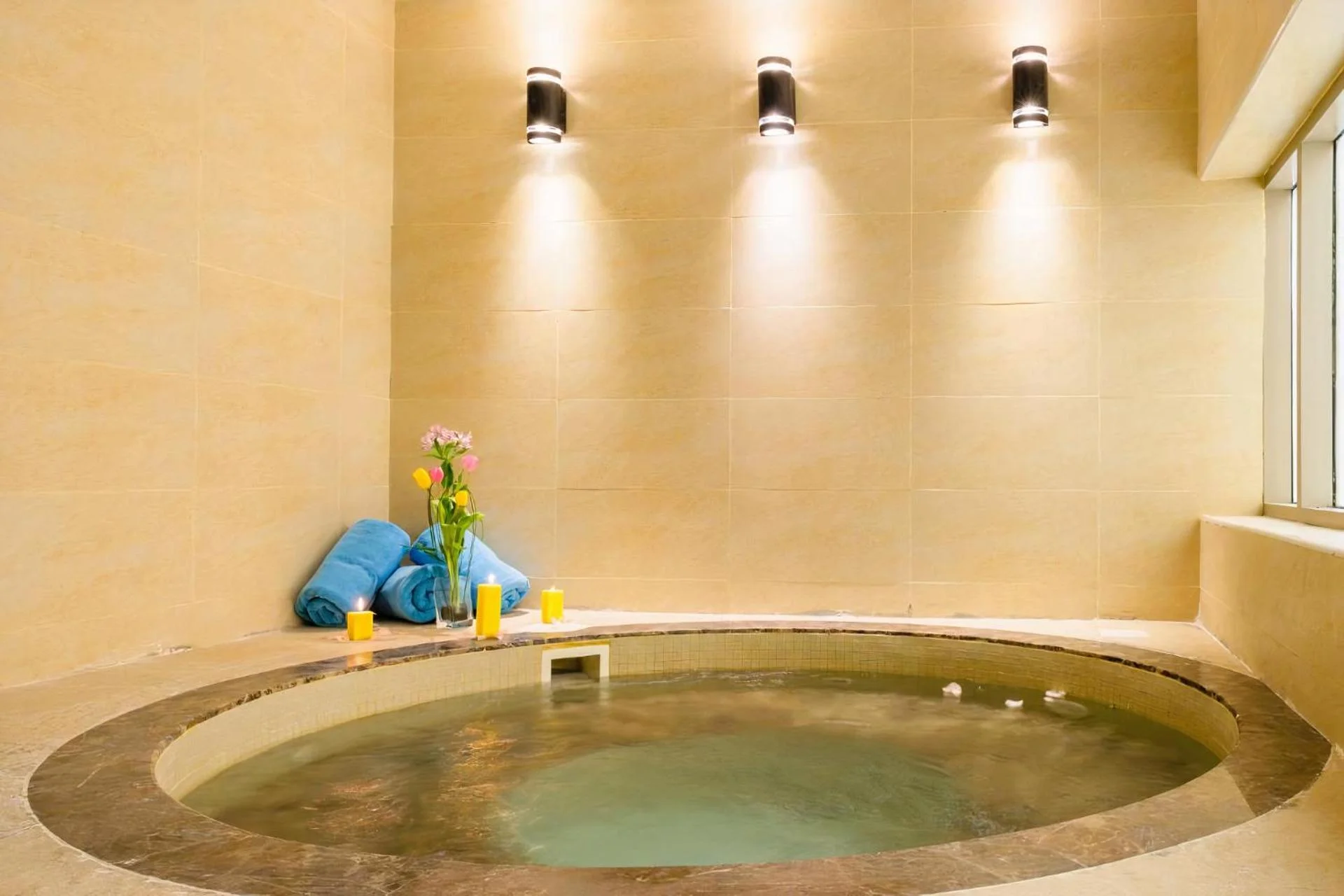 Crystal Plaza Hotel